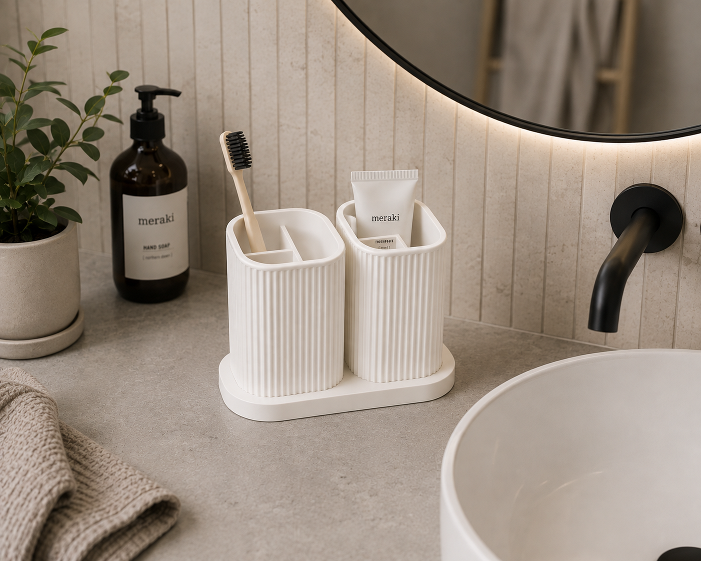 Toothpase holder set